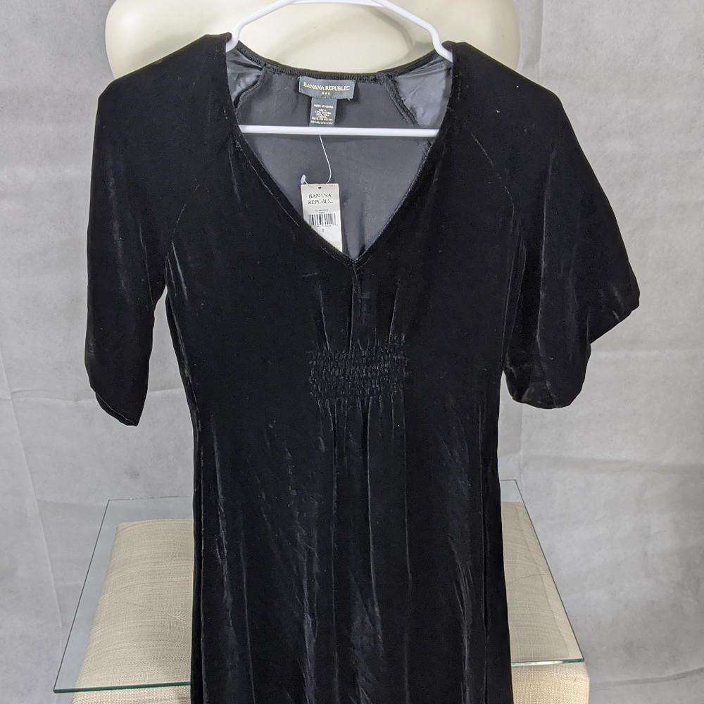 Banana Republic size 0 black velvet dress NWT